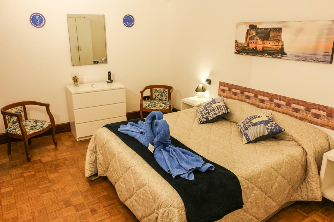 Small Suite Chiatamone Napoli Ngoại thất bức ảnh