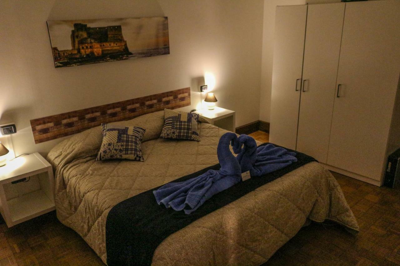 Small Suite Chiatamone Napoli Ngoại thất bức ảnh